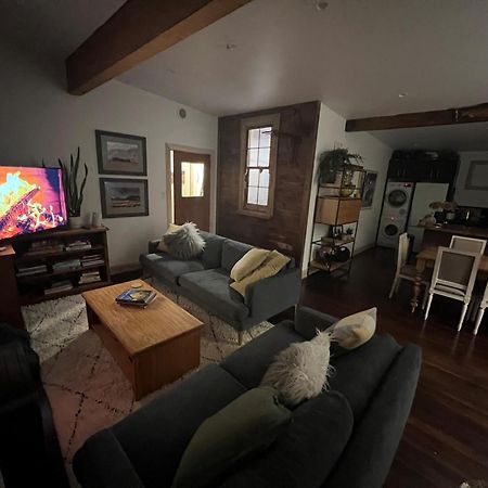 Base Camp Cottage Таупо Экстерьер фото